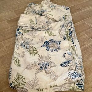 Queen size Duvet cover w/ 2 pillow cases